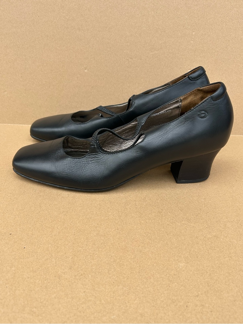 Aravon by New Balance Mary Jane Dressy Pump Leather Comfy Criss Cross 10B Black
